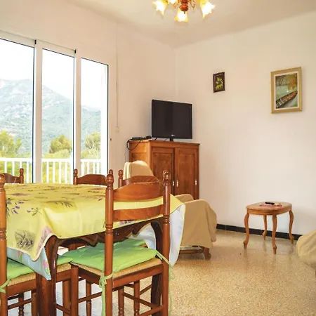 דירה Two-bedroom In
